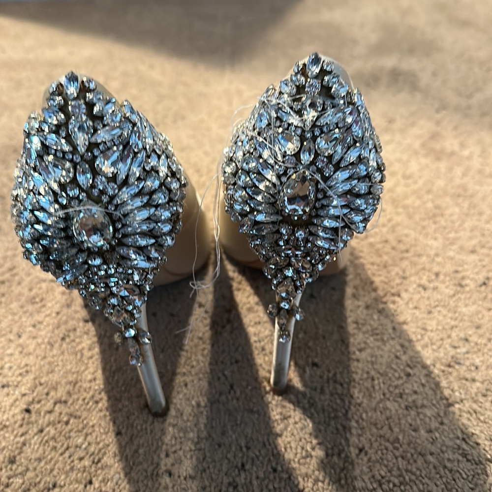 Heels - Picture 2 of 2
